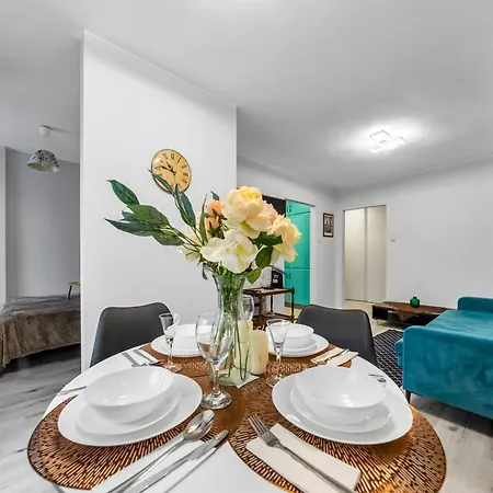 Apartament Solec - Workspace, Balcony, Park Nearby - By Rentujemy Warszawa