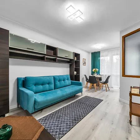 Apartament Solec - Workspace, Balcony, Park Nearby - By Rentujemy